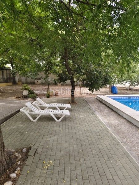 Foto ee2cbad7-5e85-4cb8-9826-11ddf2e0143a. Masia amb piscina a Poleares Lucena