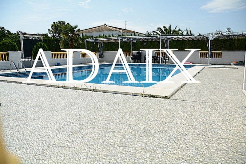 Foto 7d4e7883-af68-46eb-bd5f-2d3f5d5a2695. Mas avec chauffage parking piscine dans Rute