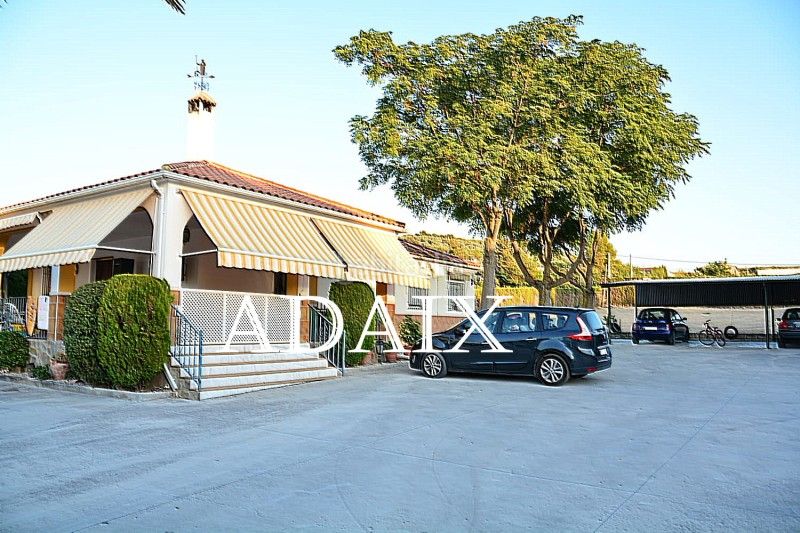 Foto efe303eb-5a65-4945-a5f5-a66848ea0ac3. Mas avec chauffage parking piscine dans Rute