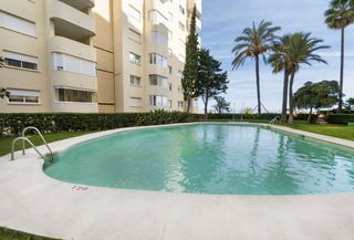 Etagenwohnung en Puerto de Estepona. Puerto de estepona