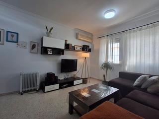 Planta baixa  Calle manzano. Piso vpo en bda la carrea.