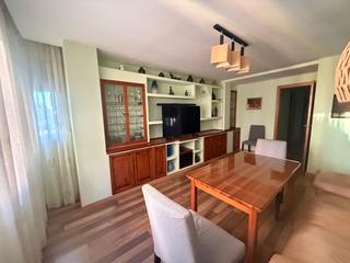 Appartement à Calle aviador ramón franco 15. Fantastico piso con garaje y trastero.