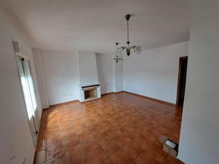 Appartement à Pablo ruiz picasso 25. Amplio piso en cercado de reyes