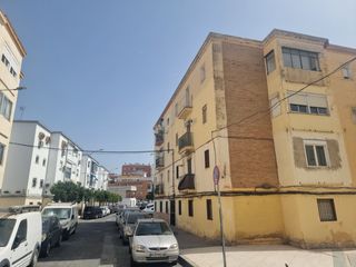 Appartement  Calle venezuela 5. Piso de esquina detrás iglesia el rocio