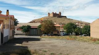 Terreno residencial  Avenida del marquesado. Terreno urbano de 8.672 m2 con vistas al castillo de la calahorr