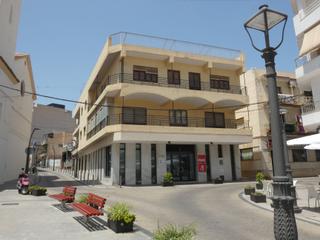 Edifici a Calle estación 2. Inversión: antiguo hostal en el centro de roquetas de mar