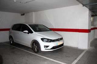 Location Parking voiture à Calle de las higueras 95. Plaza de garaje en el residencial colinas del golf, en la envía