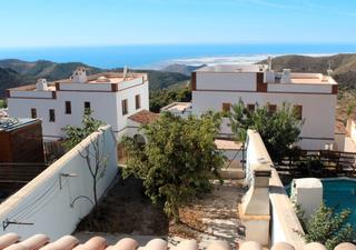 Maison jumelée  Calle el olivo 18. Chalet adosado en cortijillos del rey