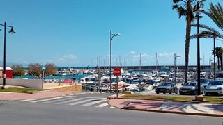 Local Comercial en Avenida Antonio Machado 45