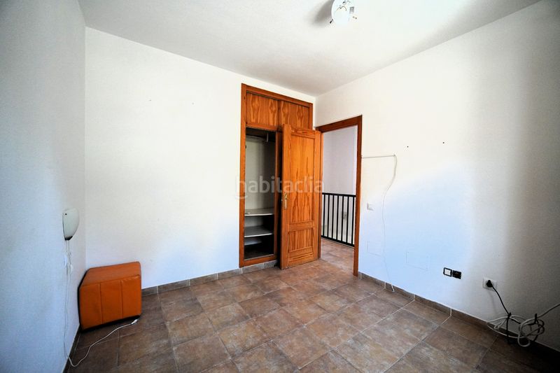 Foto 37dd78b0-ba96-4573-9577-3377eabce898. Casa adossada amb aparcament a Enix