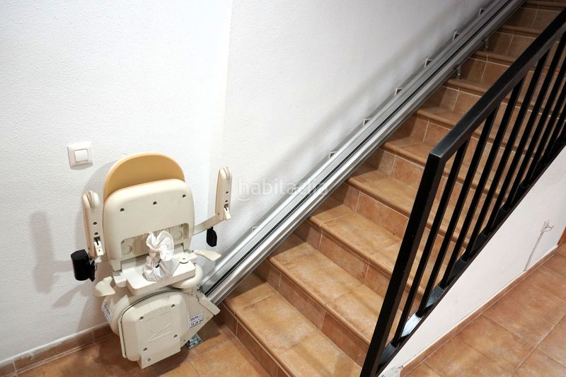 Foto f7dff816-790c-4486-9399-2be47237cfc1. Casa adossada amb aparcament a Enix