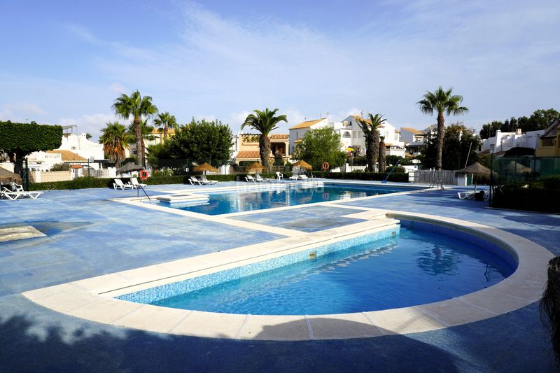 Foto 19f9d042-80cc-4718-b780-e4b543265544. Casa adossada amb piscina a El Sabinar-Urbanizaciones-Las Marinas-Playa Serena Roquetas de Mar