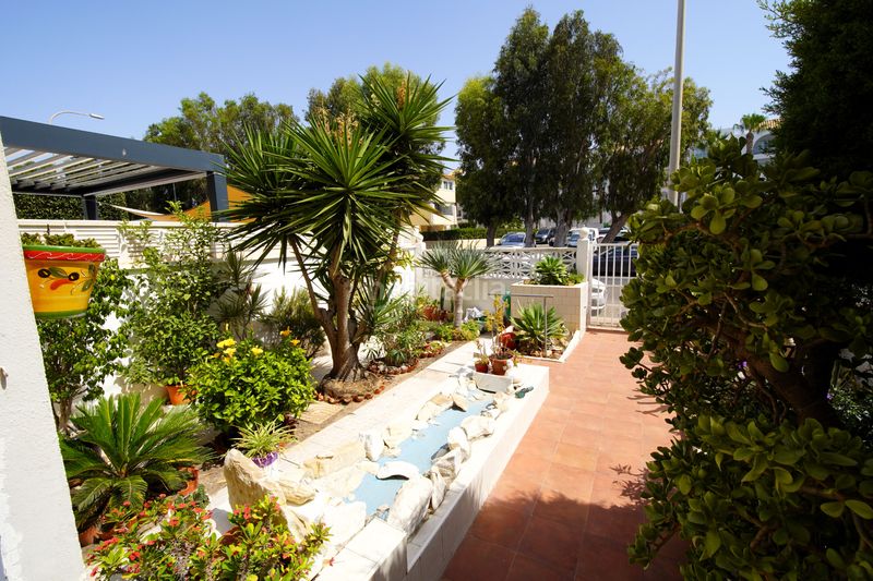 Foto d3827288-0dad-479f-8140-2b6abf07cbef. Casa adossada amb piscina a El Sabinar-Urbanizaciones-Las Marinas-Playa Serena Roquetas de Mar