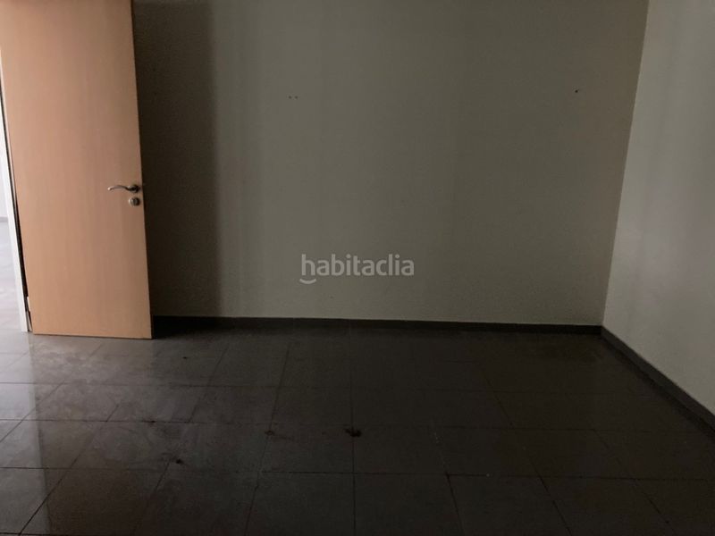 Foto 7c700a86-7ac4-4b86-98b2-d4ee49a93fd4. Location local commercial avec chauffage dans Barrios (Los)