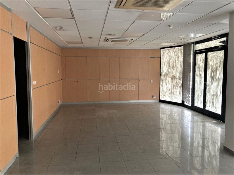 Foto b666d376-9cc0-4cde-ba70-963e8a5492cc. Location local commercial avec chauffage dans Barrios (Los)
