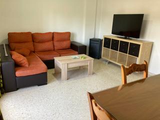Location Appartement à Avenida antonio machado 11. Piso con ascensor, céntrico, con 3 dormitorios