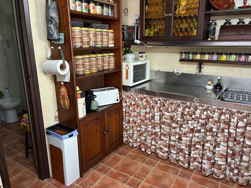 Foto 58f8a576-6929-47c0-80d3-125e2175249e. Casa amb xemeneia aparcament piscina a Barrios (Los)