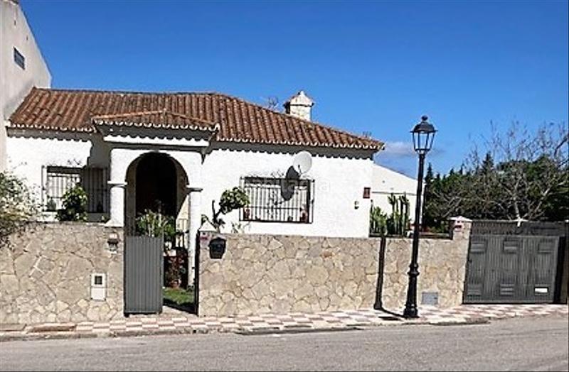 Foto b4b2c265-a35f-497d-9928-e7a42cf2b7af. Casa en santa rosa-planta baja y sotano en parcela grande en Barrios (Los)