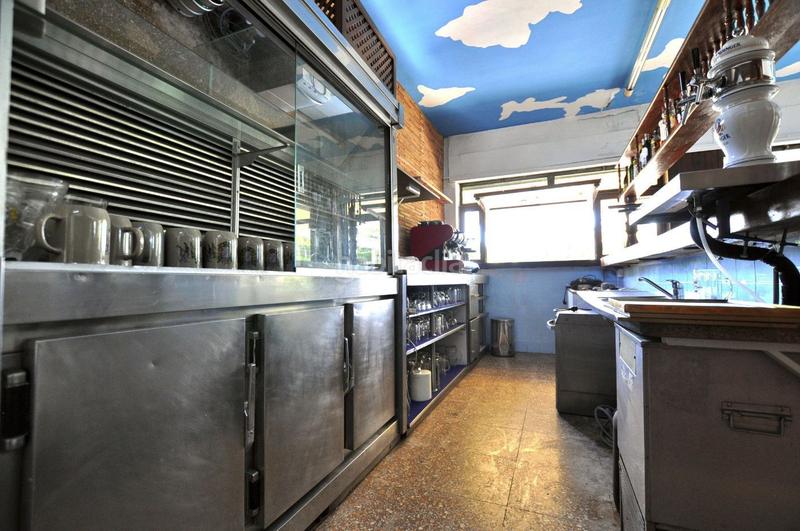 Foto c6d6ec8d-ed34-456d-99d6-64c728f545eb. Chalet y restaurante se vende en Las Rotas / Les Rotes Dénia