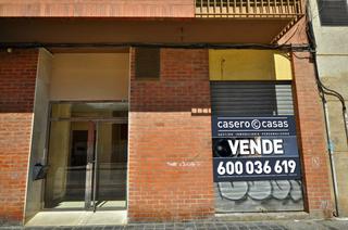 Local Comercial  Carrer de jeroni de montsoriu. En buen estado y reformado