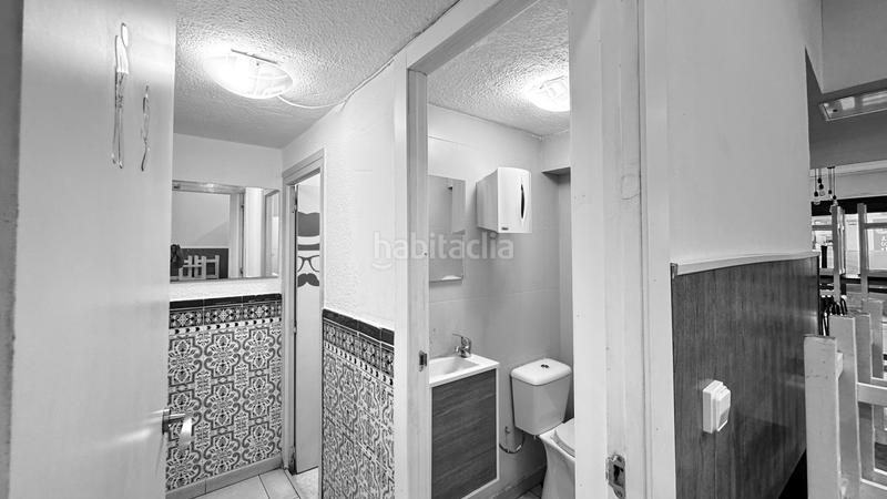 Foto 7091e515-5d14-4b4a-bcc3-b3a6171b9bd5. Pas-de-porte local commercial dans carrer d'eivissa 18 dans Valencia