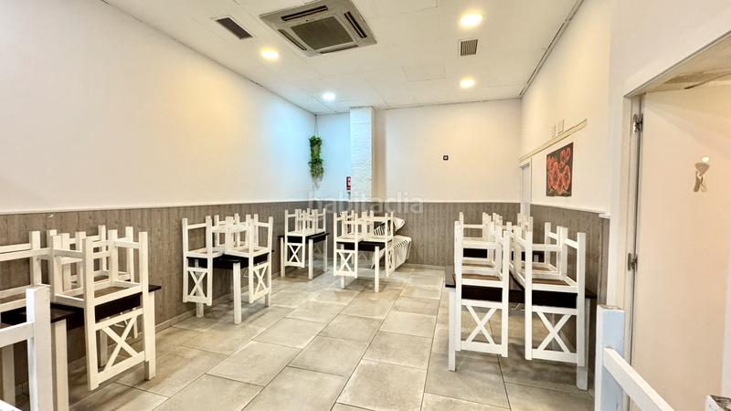 Foto cd89b899-c970-4640-bdf1-d4a79fcdf74e. Pas-de-porte local commercial dans carrer d'eivissa 18 dans Valencia