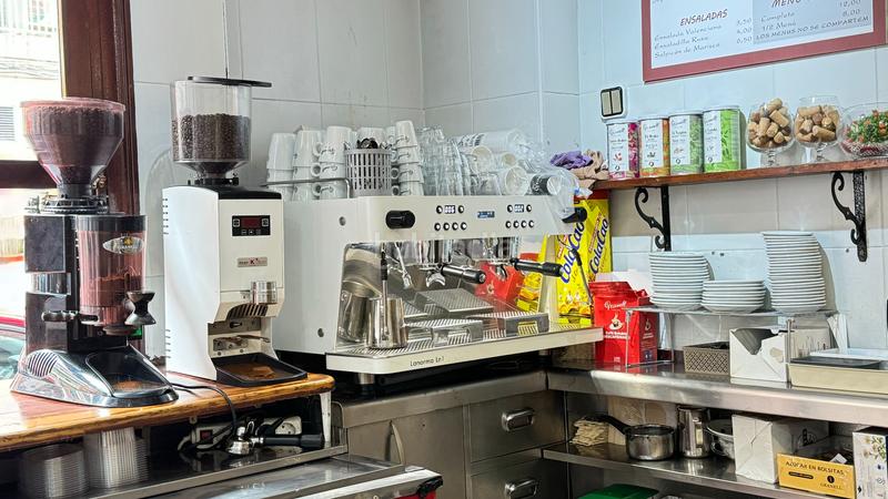 Foto b0124191-3016-45a7-94ae-f9b3645e4de0. Traspàs local comercial a carrer d'eivissa 18 a La Creu del Grau Valencia