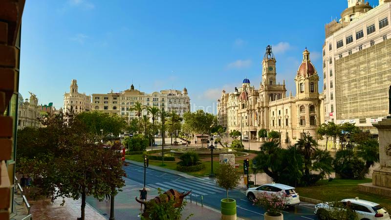 Foto cceffe0e-9be5-40ac-b535-76d4bd6a5e65. Lloguer pis a plaça de l'ajuntament 16 a Sant Francesc Valencia