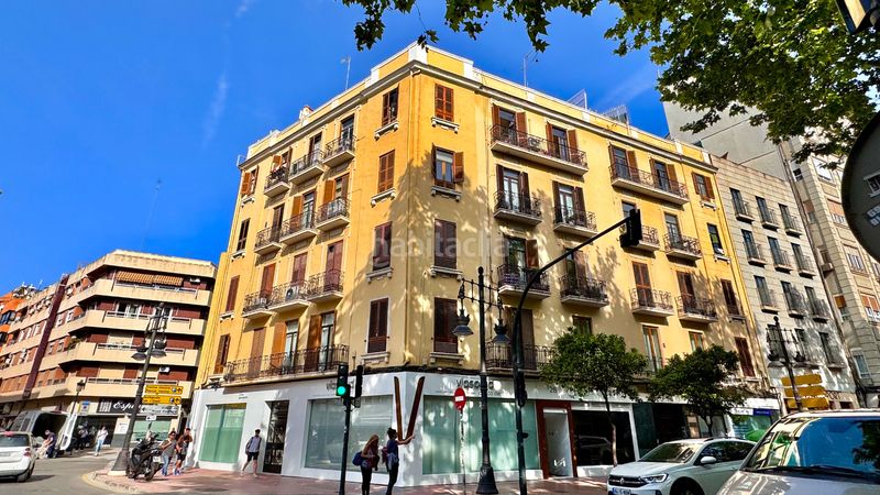 Apartamento en carrer de juan de mena 29 piso en chaflan fernando el catolico frente colegio jesus y maria en Valencia - Imagen 3