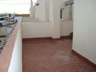 Duplex  Calle rafael alberti. Dúplex en recinto cerrado con piscina