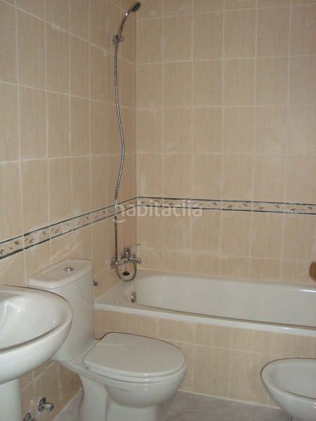 Foto 49155297-74f3-480a-9286-8240b0c94d41. Pis amb piscina a Burguillos