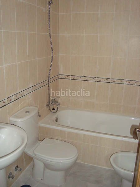 Foto 7eb5abba-2d3f-4366-88be-c0c860490467. Pis amb piscina a Burguillos
