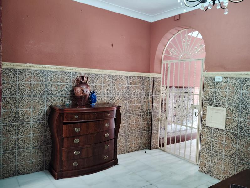 Foto 15d56a39-c074-4bc4-8fba-0901cebbcc59. Casa con parcheggio in Brenes