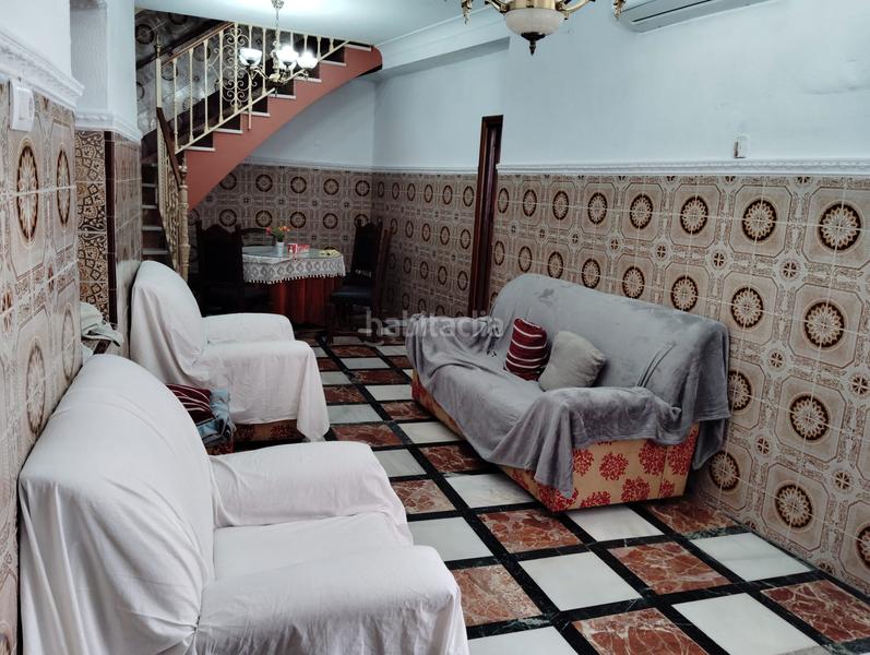 Foto ac4e00bd-8f80-4fdb-9863-651e8c0ca561. Casa con parcheggio in Brenes