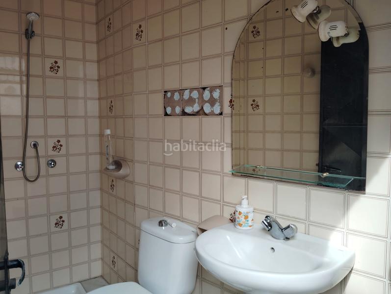 Foto f224052a-38fd-4780-8d59-0b1c53870fbf. Casa con parcheggio in Brenes