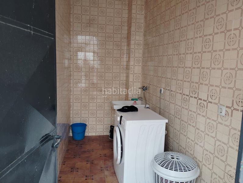 Foto fe164a6e-da1c-4b20-85fe-fb72324636a8. Casa con parcheggio in Brenes
