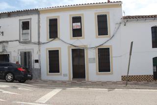 Casa  Calle juan ramón jiménez. Casa en el centro del pueblo  en arroyomolinos de león