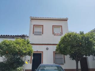 Casa a Avenida de extremadura 34. Presentamos una gran vivienda en arroyomolinos de león