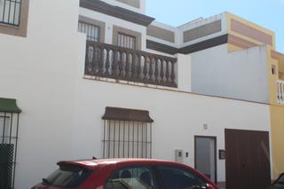 Reihenhaus in Burguillos. Gran adosado en burguillos