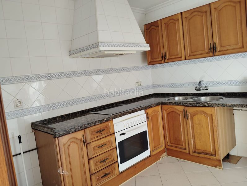 Foto 49be960b-7ca0-4f68-b031-fb0c2d8bf79e. Casa amb aparcament a Brenes