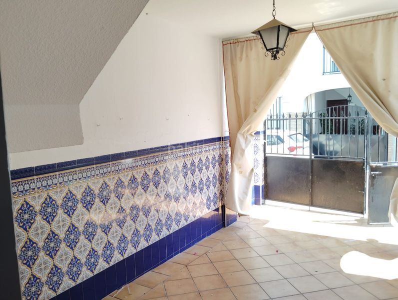 Foto 8ad4bbbc-ba13-4166-b976-a570035818e3. Casa amb aparcament a Brenes