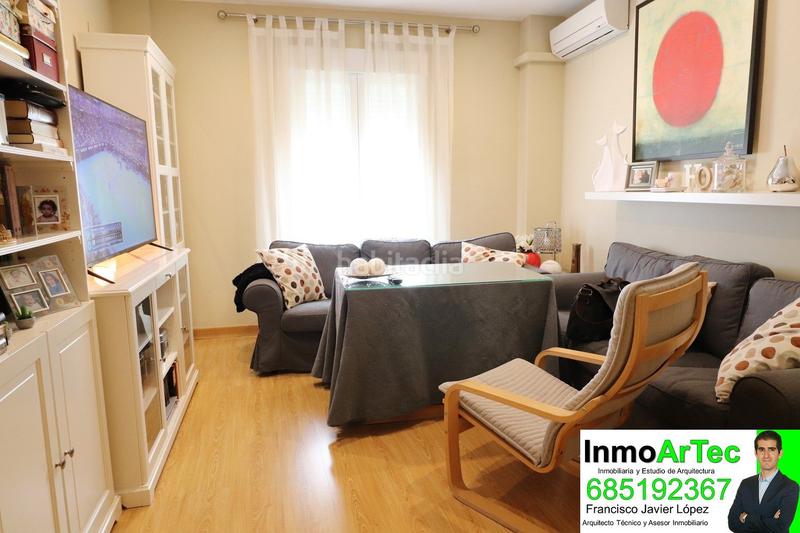 Foto f3fd37f7-dec6-4c5a-84ae-39c851047c08. Piso en calle nueva 7 en Íllora