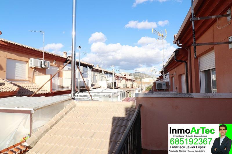 Foto b3cf8d2a-7578-4aee-a474-e320ea115390. Casa en calle zuloaga de illora 3 en Íllora