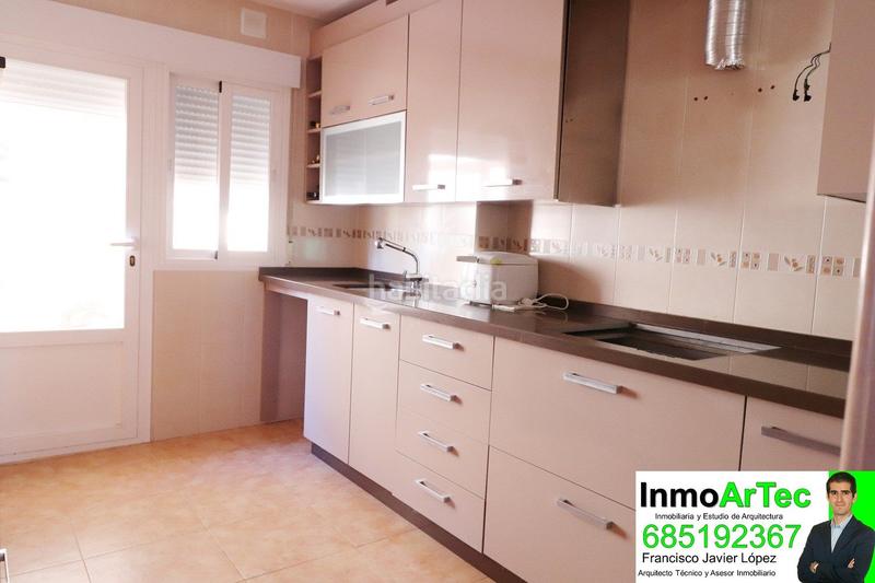 Foto e31c81f3-63a7-40a2-9782-b78097ba6037. Casa en calle zuloaga de illora 3 en Íllora