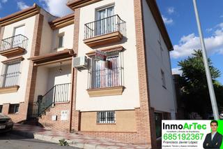 Haus in Calle cooperativa 9. Casa como nueva y negocio en uno