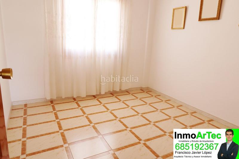 Foto 1d16eaba-eca3-4aca-b724-61f1619f7f3b. Casa adosada en calle gran capitán 2d en Íllora