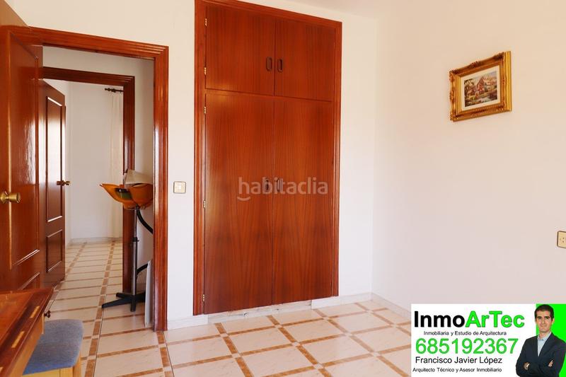 Foto 5b5e7ee8-558c-4a55-bfbf-1a8c39d07b07. Casa adosada en calle gran capitán 2d en Íllora