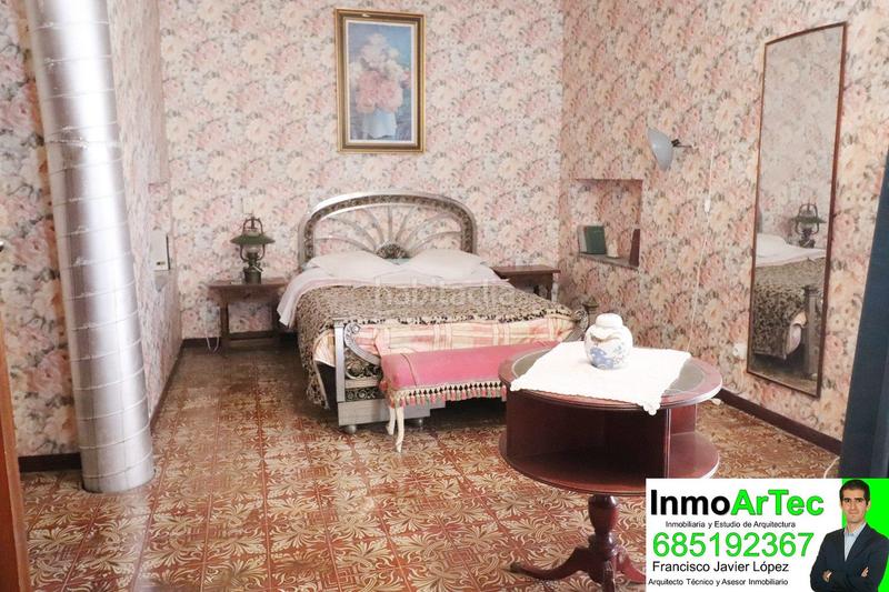 Foto b0c4ba44-7ee5-4c1a-9986-76278ff30668. Casa a calle molinos de Íllora 2 a Íllora