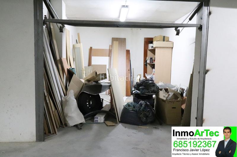 Foto db7d60f3-f71e-4314-96ce-60c9ab801d26. Parking coche en calle pilarejo 24 en Íllora