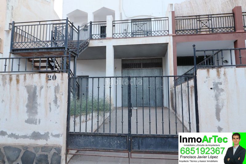 Foto 4652666c-2552-4330-83ad-b4e28f0f560f. Casa a calle garcia lorca 20 a Íllora